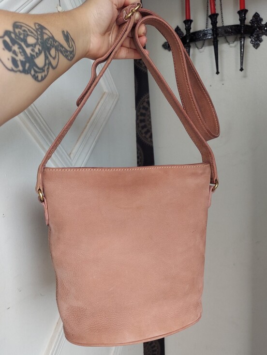 Coach Handbags - Vintage Coach Rose Small Bucket Zip Nubuc 4933💗🌸